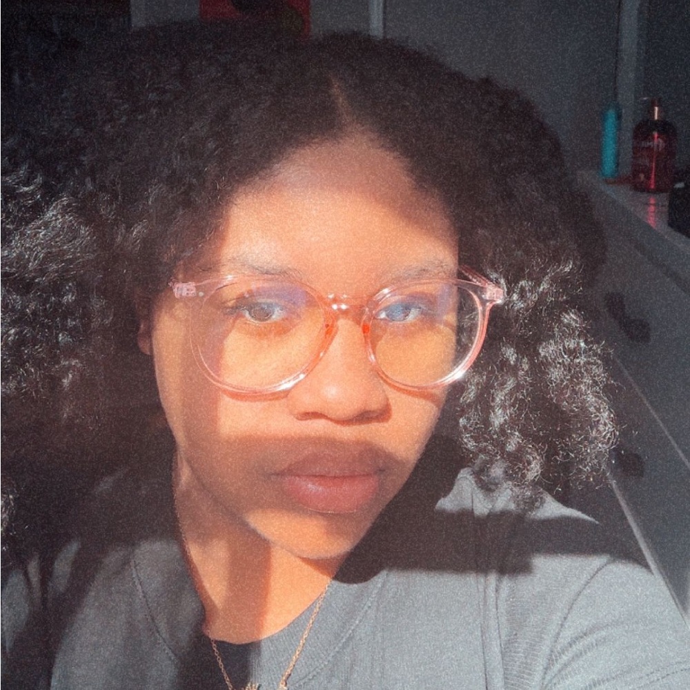 Meet your Posher, Ashley